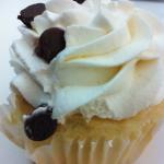 The Mondo Italiano: sweet ricotta frosting with cannoli filling